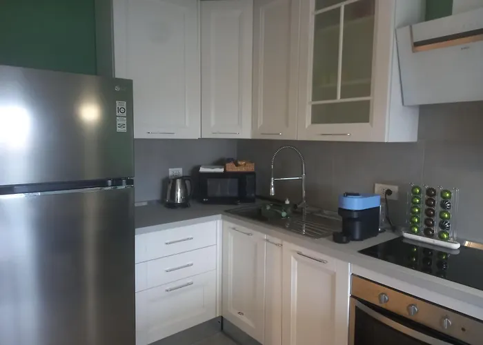 HOME SUITE HOME Porta Romana Ssubway To ICE HOCKEY Venue S-GIULIA FREE PARKING GARAGE - CON PARCHEGGIO INCLUSO Nuovo Con 2 Camere Da Letto E Due Bagni - New Apartament With 2 Bdrooms 2 Bathrooms- Jellow SUBWAY METRO Gialla Porta Romana 3 Stops To Duo
